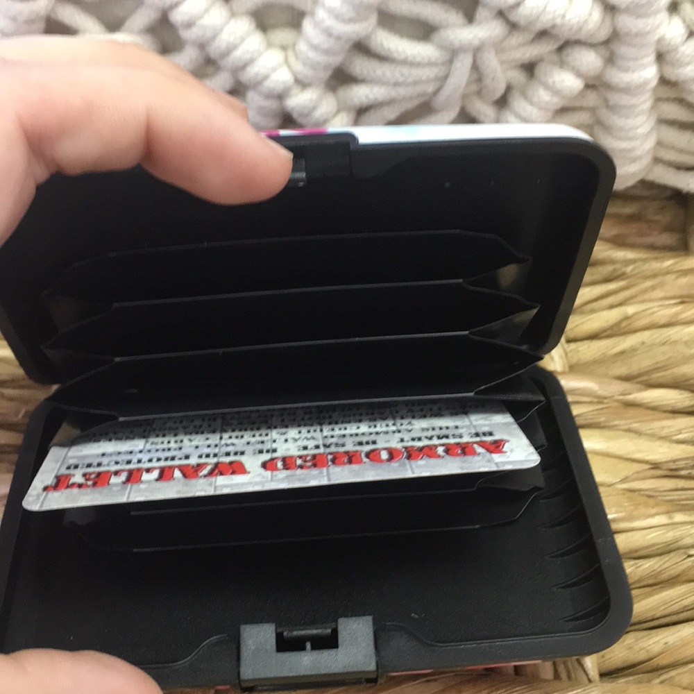 RFID Proof Wallet - Picture 2 of 4